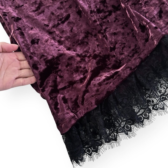 Logo by Lori Goldstein Women's Size XL Purple Panne Velvet Lace Hem Tank Top - Picture 8 of 11